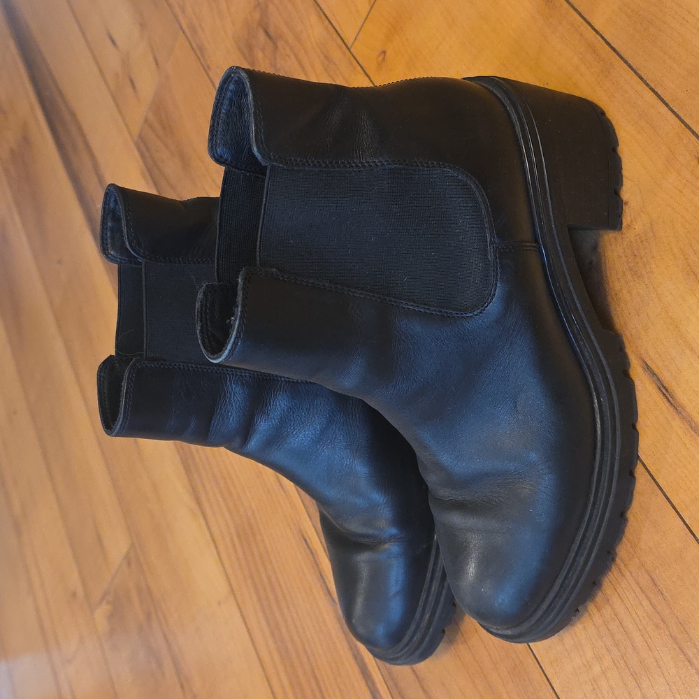 Geox Black Leather Ankle Boots